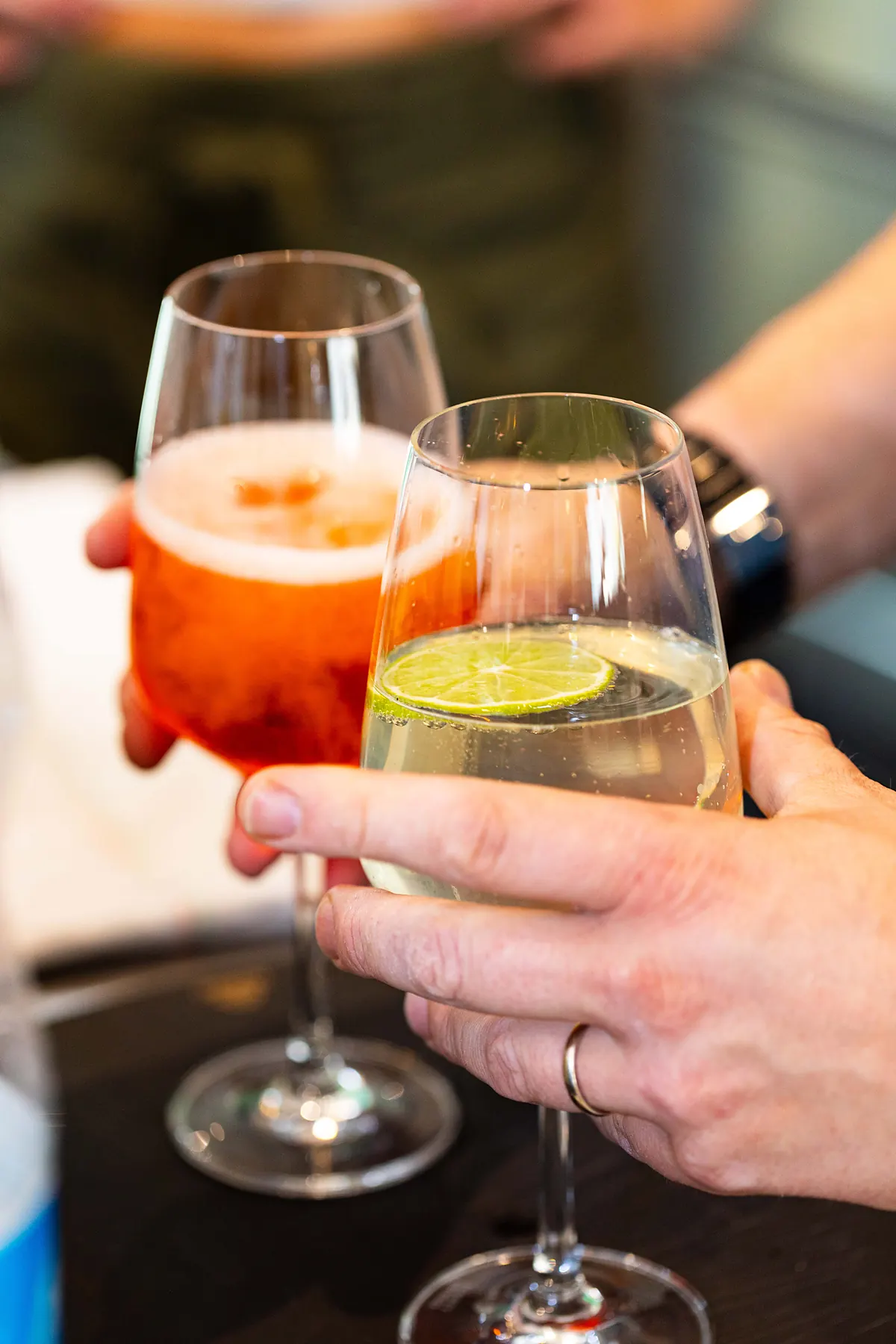 Deux spritz qui trinquent